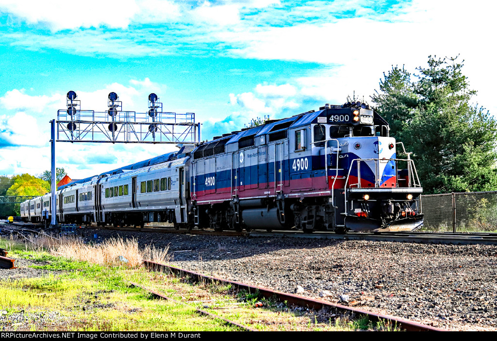 MNCR 4900 on train 53